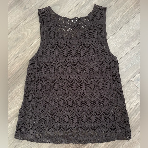 Crochet tank top with studs - Picture 2 of 3